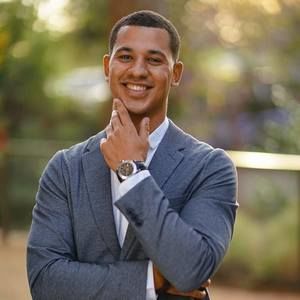 Meet your Posher, Avery